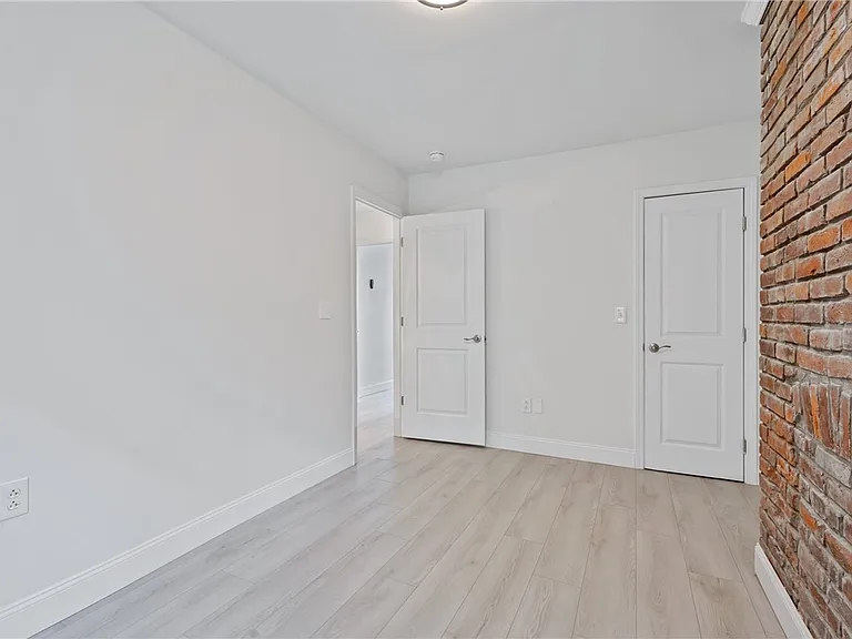 5140 Dresden Way — Photo 16