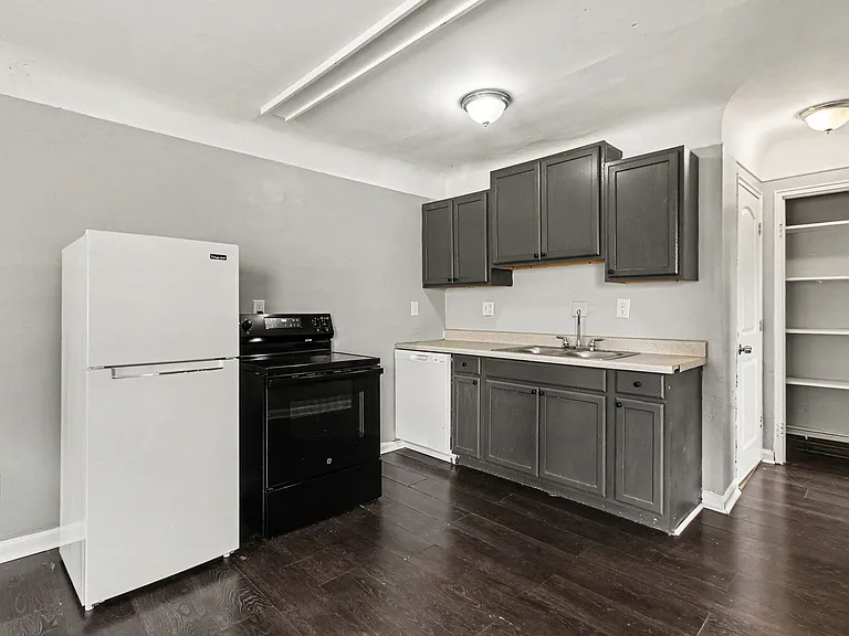 1932 Truitt Ave — Photo 5