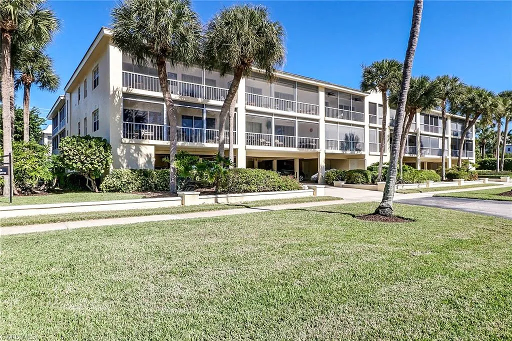2 bed, 2.0 bath, 1256 sqft, $7,000 — Photo 2