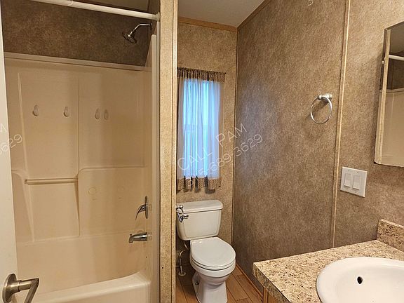 4th image of 28 Hillside Ln