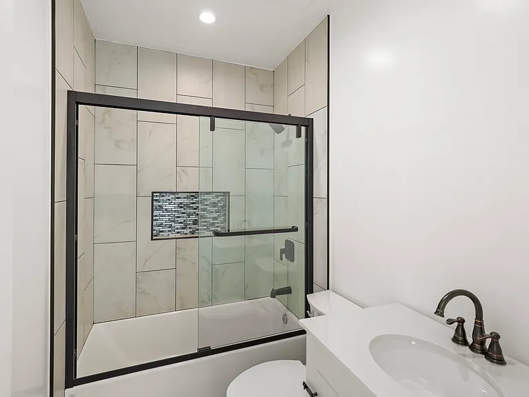 2561 W Avenue 30 #7 — Photo 18