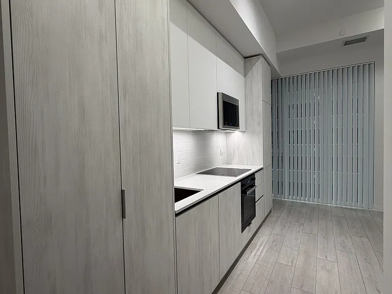 400 King St W #1229 — Photo 3