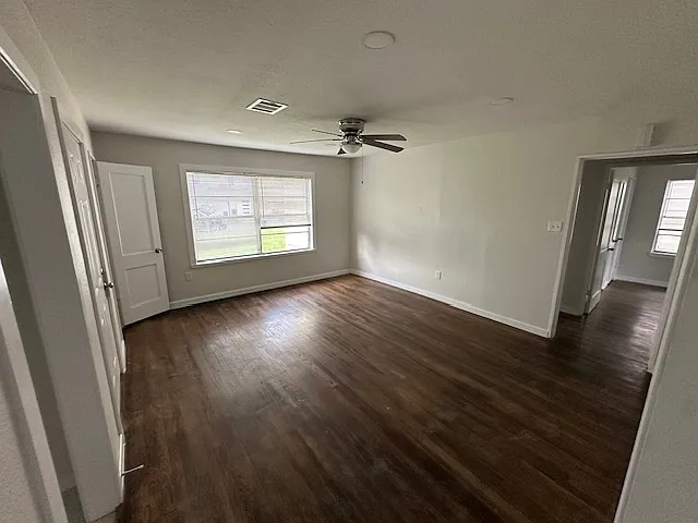 3 bed, 1400 sqft, $1,650 — Photo 3