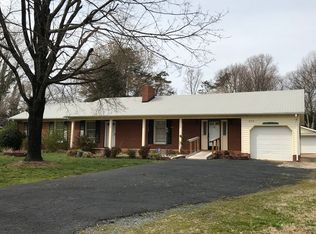 725 Sommerdale Ct, Rural Hall, NC 27045