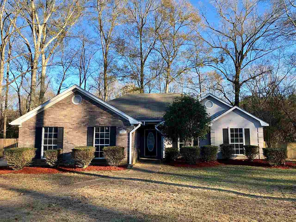 1st image of 909 Mountain Crest Dr