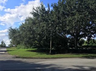 2075 Skyline Dr SW, Vero Beach, FL 32962