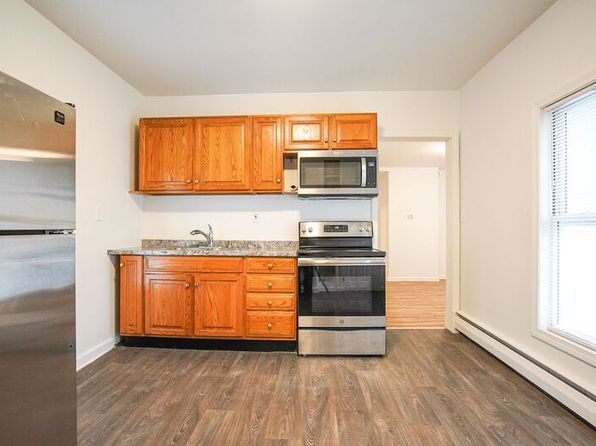 70-72 Walnut St UNIT 2R, Chicopee, MA 01020