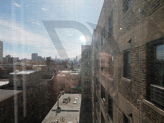 4th image of 550 W Arlington Pl #550712