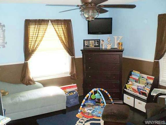 5th image of 165 Colton Ave