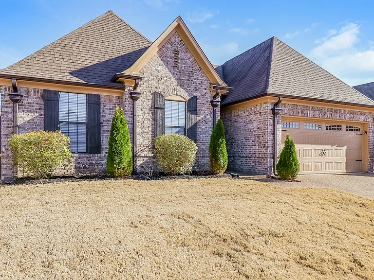 1386 Sawmill Creek Ln — Photo 3