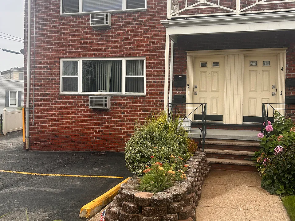 420 Sheridan Pl #2