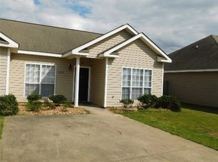 229 Pine Meadow Cir, Elmore, AL 36025
