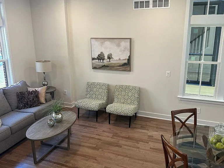 111-117 Thornton Ln — Photo 31