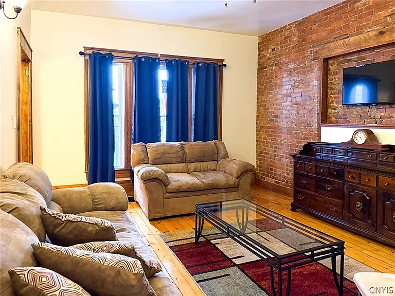 1017 White Pl — Photo 7