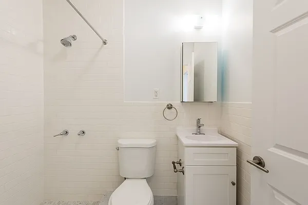 Rented by Nooklyn NYC LLC | media 6