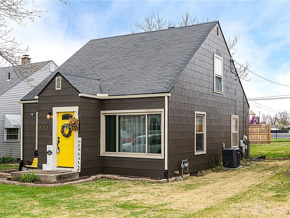 2nd image of 833 Cottage Ave