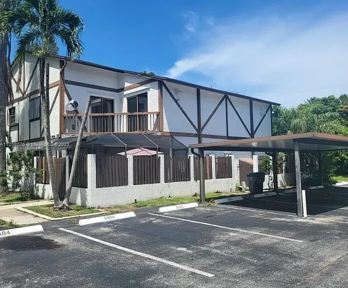 2400 Lena Ln — Photo 1