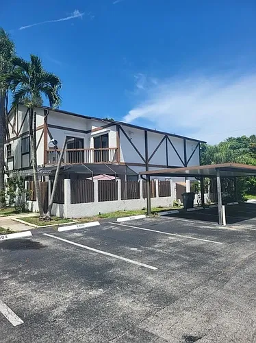 2400 Lena Ln Photo 1