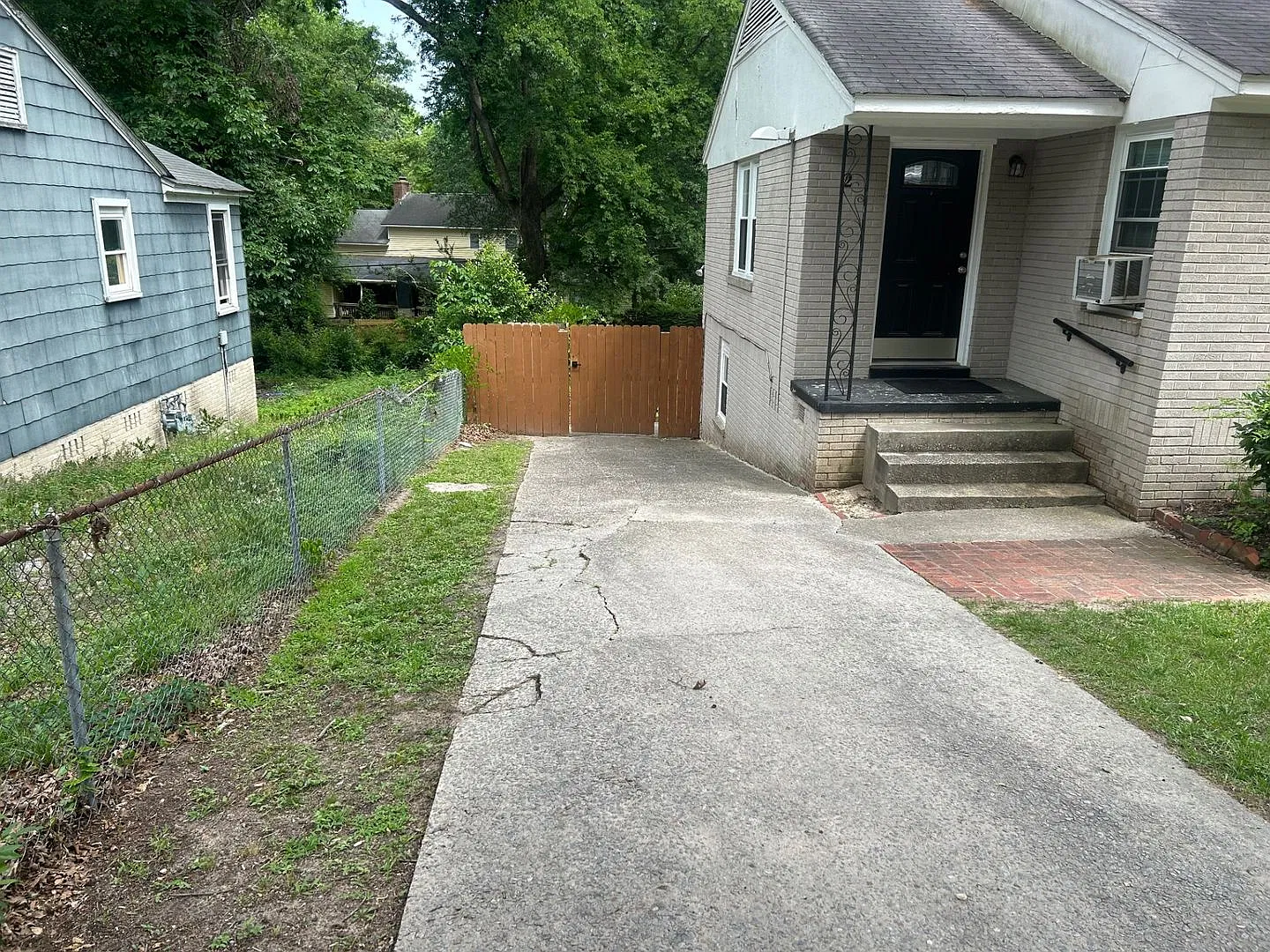 Move-In Ready Studio Apartment in Forest Acres! — Photo 2