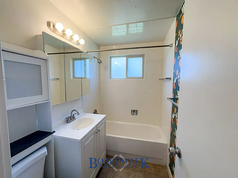 325 E Baird Cir — Photo 17
