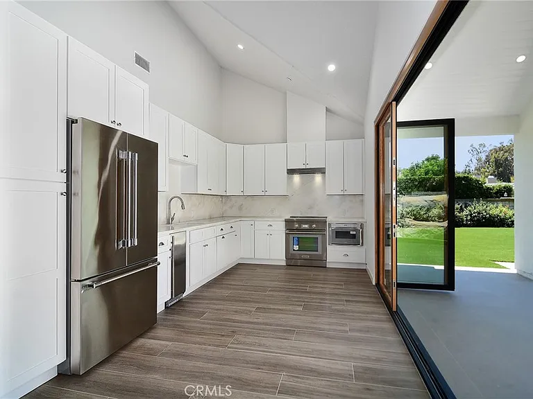9618 Kentland Ave — Photo 20