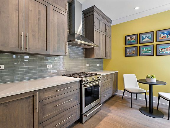 2nd image of 3042 W Palmer Blvd #2