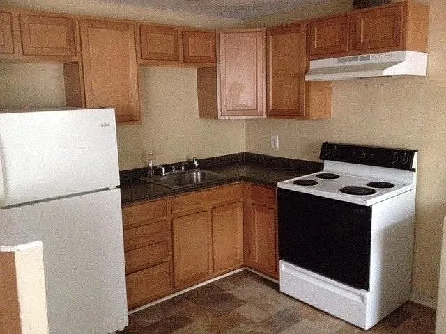 6115 Alexander St #104 — Photo 3