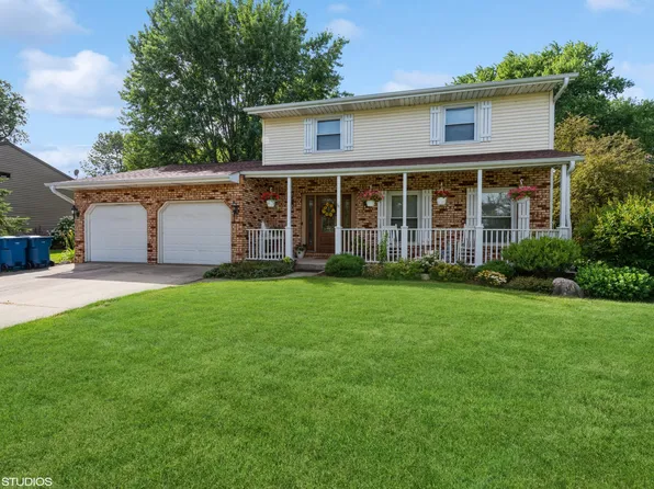 1203 Meadow Glen Dr, Valparaiso, IN 46383