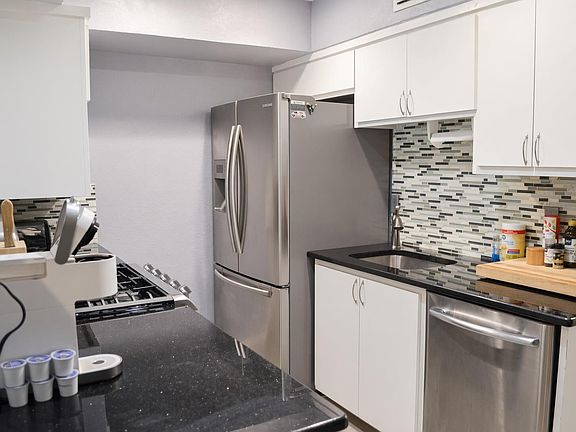 5th image of 505 W 7th St APT 109