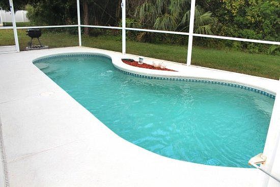 TO4P1334TO-private-pool-area