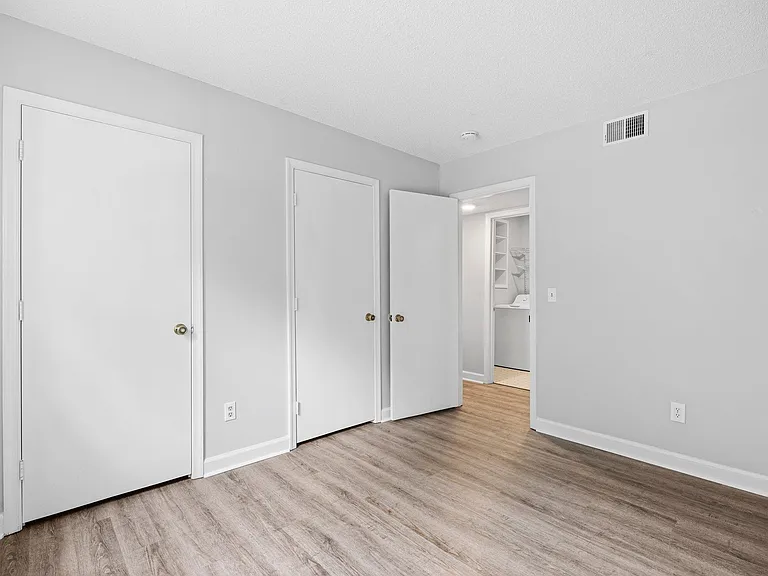 5645 Hornaday Rd #B — Photo 8