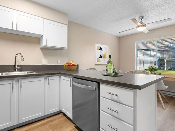 19750 SW Alexander St #8