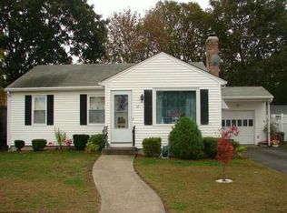 11 Joan Dr, Pawtucket, RI 02861