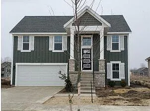 7460 Traditional Ct SE photo 1