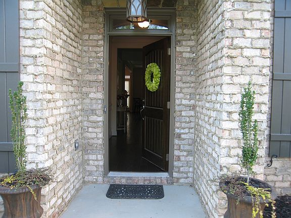 2nd image of 120 Rocky Creek Trl