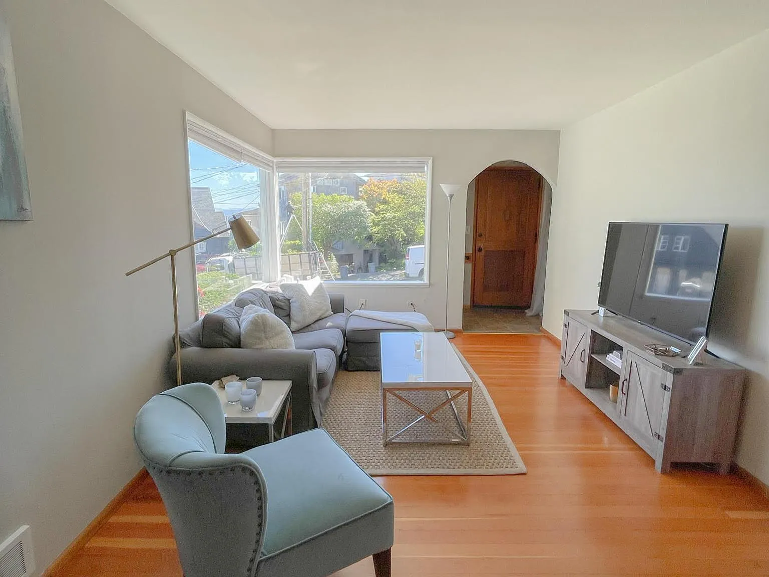 3 bed, 1432 sqft, $3,900 — Photo 3