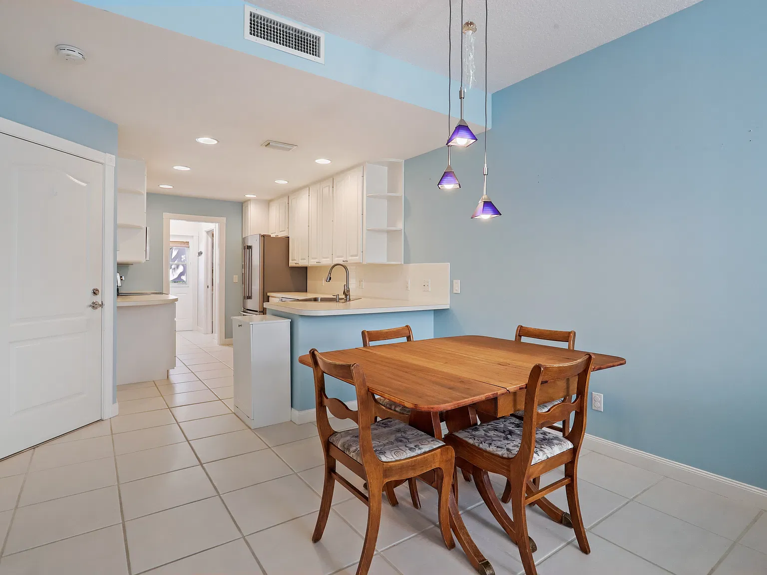 3 bed, 2.5 bath, 1611 sqft, $4,000 — Photo 4