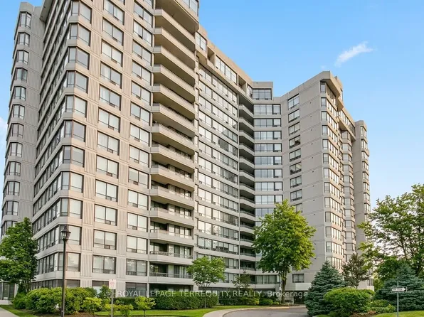 1131 Steeles Ave W #105, Toronto, ON M2R 3W8