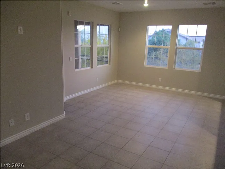 8421 Insignia Ave #101 — Photo 11