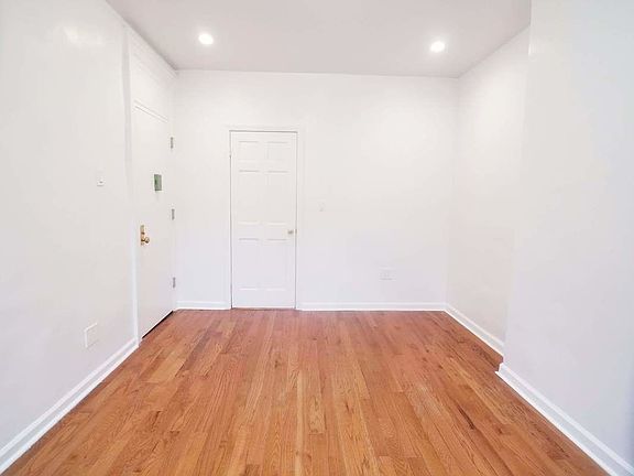 5th image of 578 Morgan Ave APT 2