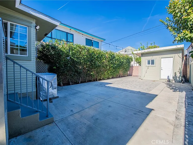 1275 W 23rd St — Photo 33