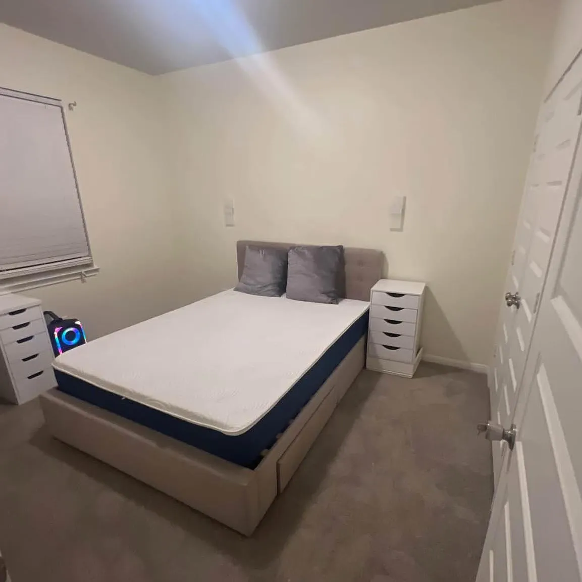 1 bed, 2.0 bath, 1924 sqft, $1,092 — Photo 1