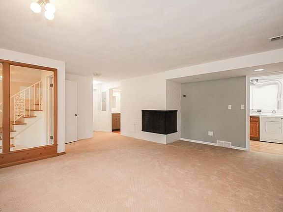 3rd image of 1640 S Belvoir Blvd