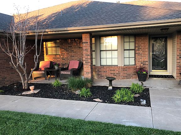 2nd image of 516 Floyd Ave