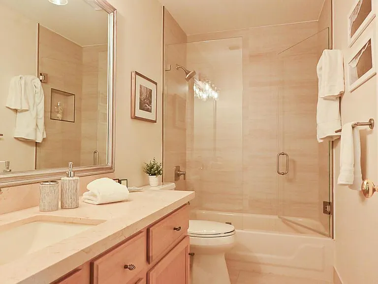 12828 Meadowbreeze Dr — Photo 32