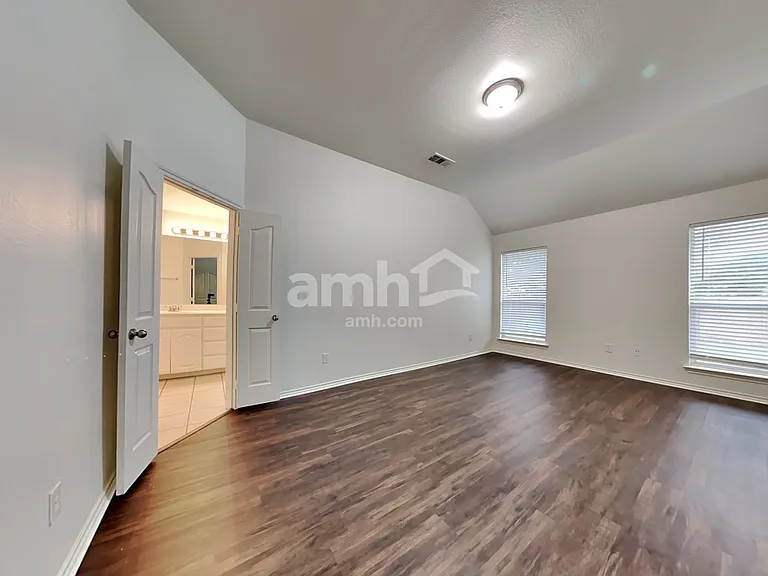 5745 Ozark Dr — Photo 9