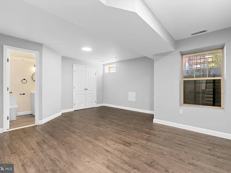 1829 Providence St NE #B — Photo 24