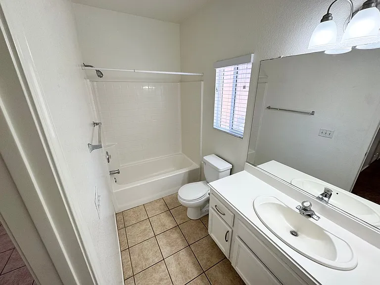 4132 Grandview Dr — Photo 13
