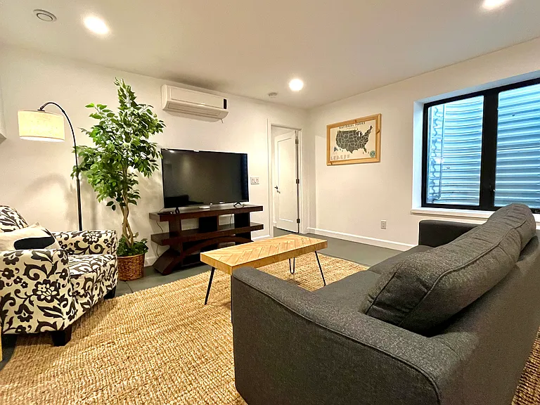 1633 S Logan St #3 — Photo 13