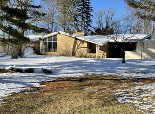 N63W15828 Claremore Cir, Menomonee Falls, WI 53051